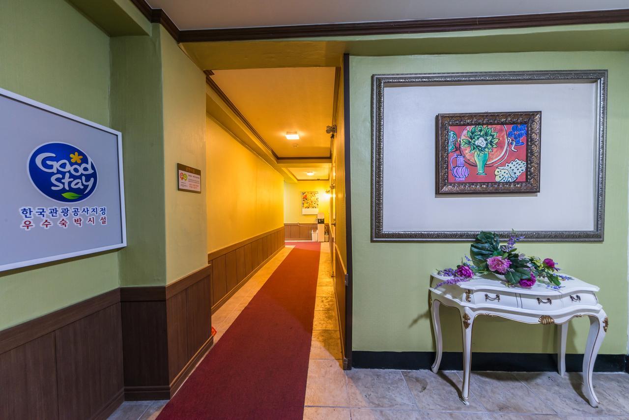 Funstay Inn Guesthouse Пусан Экстерьер фото